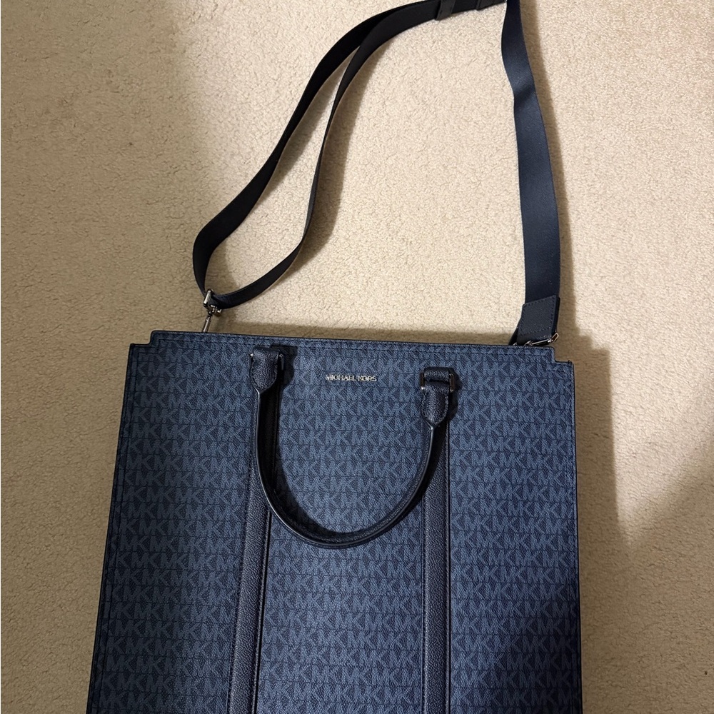 Michael Kors Blue Black Tote Bag - Picture 2 of 9